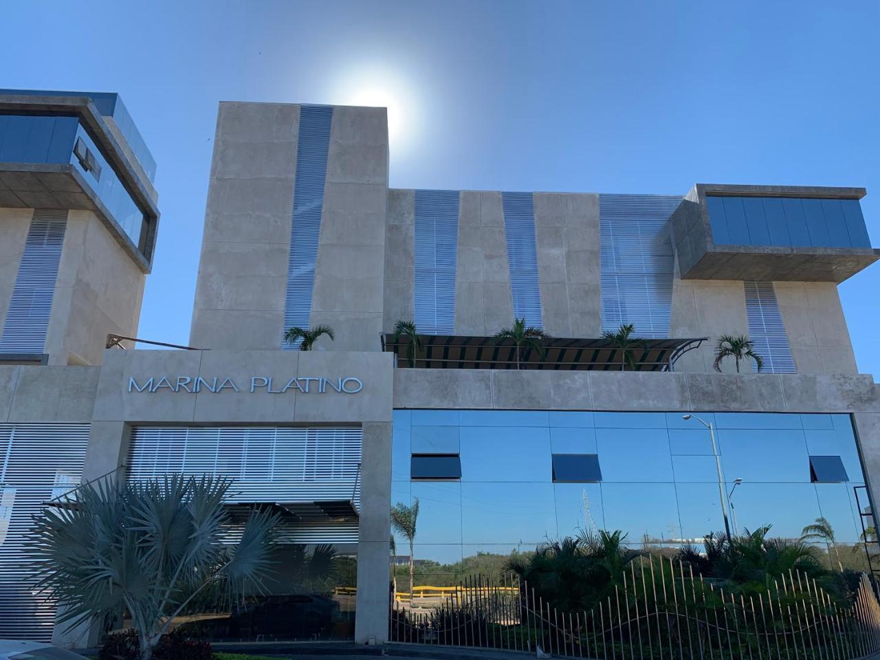 6236 Avenida Del Delfin Apartamento *